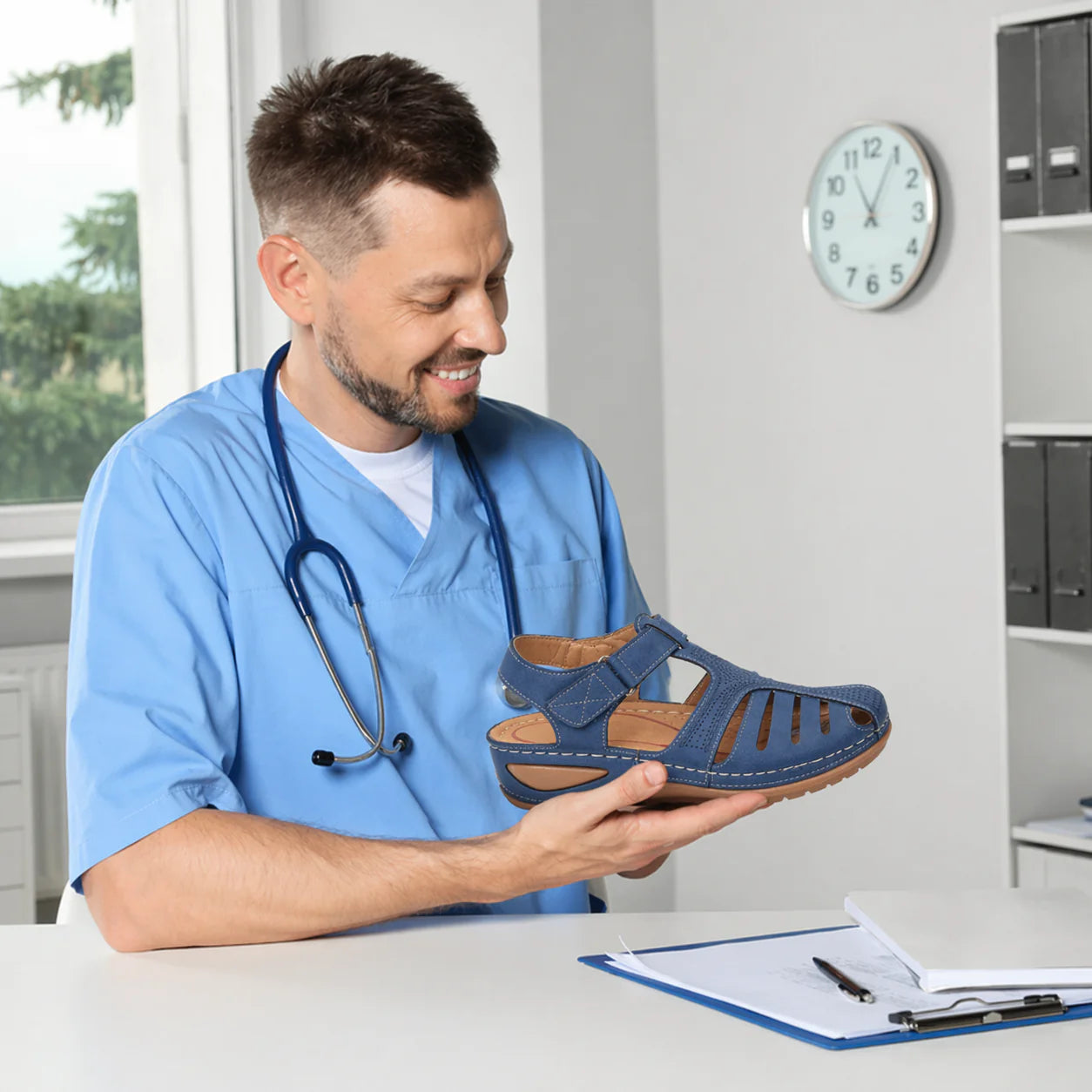 [🎁Dnes za poloviční cenu - nenechte si to ujít] Ergonomicky tvarované ortopedické sandály - bezbolestná chůze👞Zajišťují pohodlnější chůzi