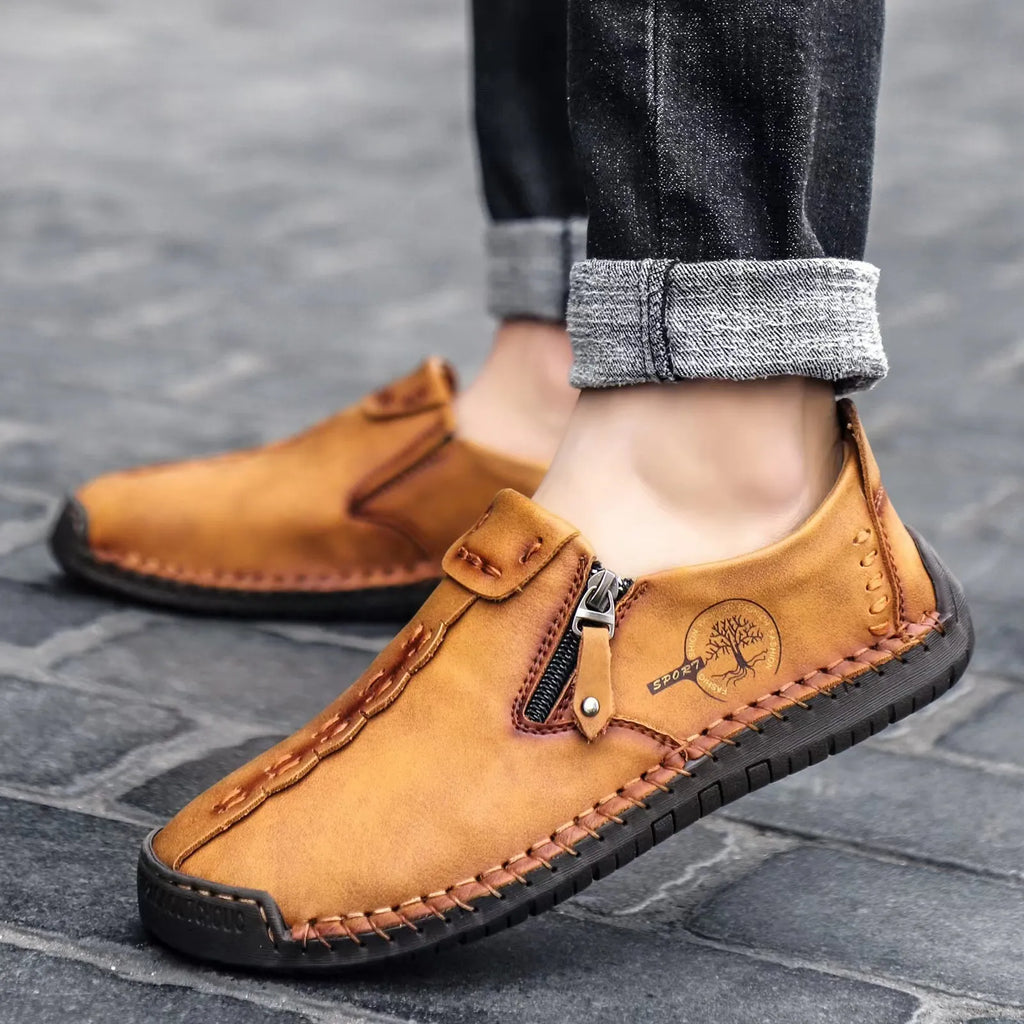 🐂 Pánské ručně šité ploché boty z telecí kůže 👞 Široká škála velikostí, snadné nazouvání a zouvání ✅ Lehké, pohodlné, voděodolné a protiskluzové