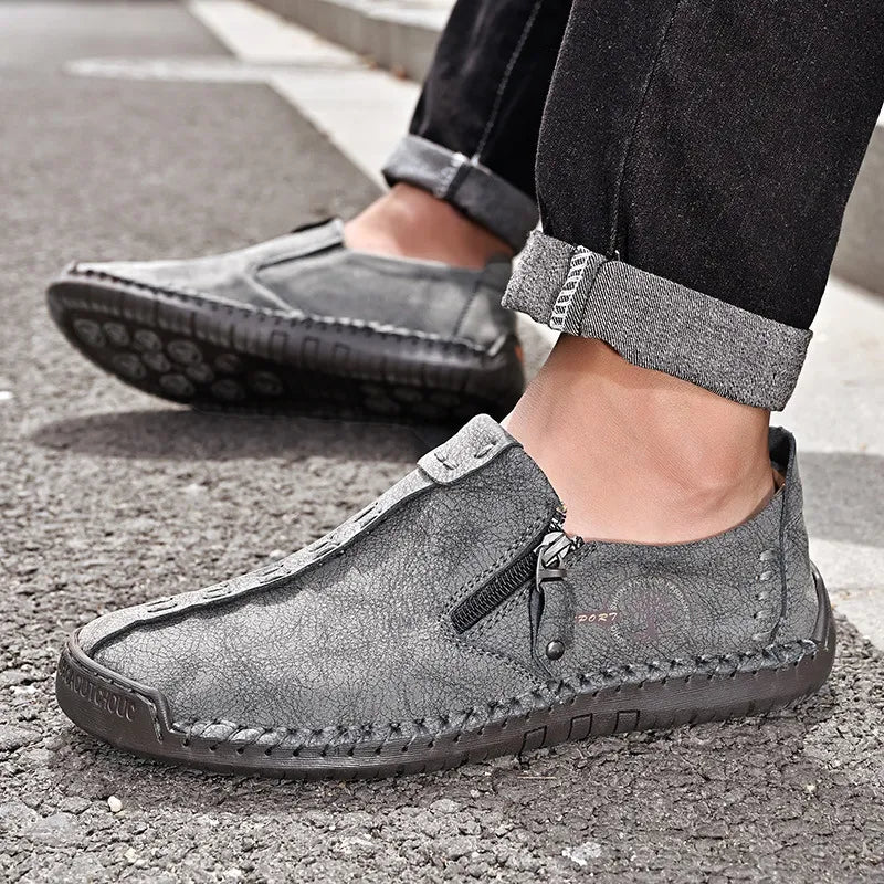 🐂 Pánské ručně šité ploché boty z telecí kůže 👞 Široká škála velikostí, snadné nazouvání a zouvání ✅ Lehké, pohodlné, voděodolné a protiskluzové