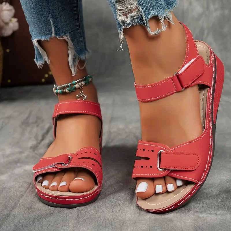 [🎁Dnes za poloviční cenu! Nenechte si to ujít!] Ergonomicky tvarované ortopedické sandály: chůze bez bolesti. 👞Zaručují větší pohodlí při chůzi.